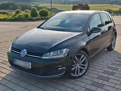 Schwarz Gebraucht 2016 VW Golf VII Highline Limousine | 13.500 € (Fairer Preis)