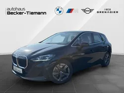 Saphirschwarz Gebraucht 2023 BMW 223 Active Tourer Performance Van / Kleinbus | 32.985 € (Superpreis)
