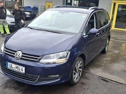 Blau Gebraucht 2018 VW Sharan Highline Van / Kleinbus | 17.499 €