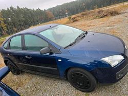 Blau Gebraucht 2006 Ford Focus Limousine | 720 € (Guter Preis)