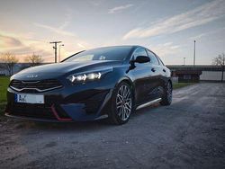 Schwarz Gebraucht 2022 Kia ProCeed GT Kleinwagen | 26.900 € (Fairer Preis)
