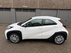 Weiß Gebraucht 2024 Toyota Aygo Business Edition Kleinwagen | 13.990 € (Guter Preis)