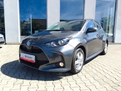 Braun metallic Gebraucht 2022 Toyota Yaris Hybrid Comfort Kleinwagen | 24.980 € (Teuer)