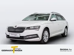Weiß Gebraucht 2020 Skoda Superb Ambition Kombi | 20.350 € (Fairer Preis)