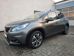 Grau Gebraucht 2019 Peugeot 2008 Allure SUV | 14.990 € (Guter Preis)