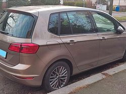 Gelb Gebraucht 2016 VW Golf Sportsvan Comfortline Van / Kleinbus | 14.950 € (Teuer)