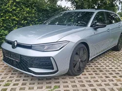 Grau Gebraucht 2024 VW Passat Style Kombi | 38.999 € (Fairer Preis)
