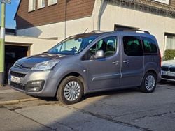 Grau Gebraucht 2016 Citroën Berlingo Van / Kleinbus | 10.700 € (Fairer Preis)