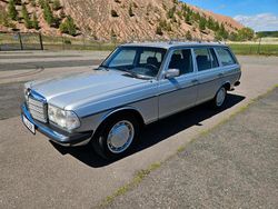 Silber Gebraucht 1985 Mercedes 300 Kombi | 16.000 €