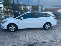 Weiß Gebraucht 2020 Opel Astra Kombi | 12.470 € (Etwas zu teuer)