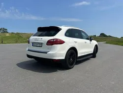 Weiß Gebraucht 2010 Porsche Cayenne S SUV | 19.900 € (Etwas zu teuer)