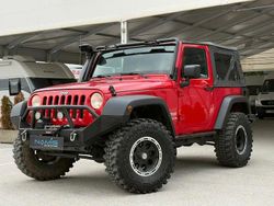 Rot Gebraucht 2013 Jeep Wrangler Unlimited Sport SUV | 30.378 €