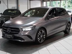 Mountaingrau magnolackierun Gebraucht 2019 Mercedes B200 Van / Kleinbus | 19.850 € (Fairer Preis)