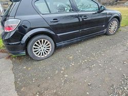 Schwarz Gebraucht 2006 Opel Astra Limousine | 990 € (Superpreis)