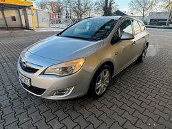 Grau Gebraucht 2011 Opel Astra Kombi | 2.650 € (Guter Preis)