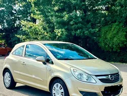 Gold Gebraucht 2008 Opel Corsa Kleinwagen | 2.800 € (Etwas zu teuer)