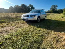 Silber Gebraucht 2004 Audi A4 Kombi | 2.299 € (Fairer Preis)