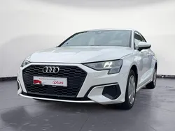 Weiß Gebraucht 2022 Audi A3 Sportback Basis Kombi | 19.490 € (Guter Preis)