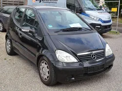 Schwarz Gebraucht 2005 Mercedes A160 Classic Limousine | 370 € (Guter Preis)