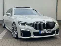 Weiß Gebraucht 2020 BMW 750L M Sport Limousine | 69.900 €
