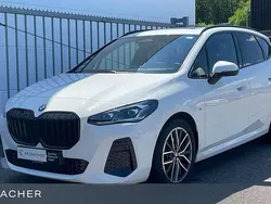 Alpinweiß uni Gebraucht 2024 BMW 220 Active Tourer M Sport Van / Kleinbus | 39.119 €
