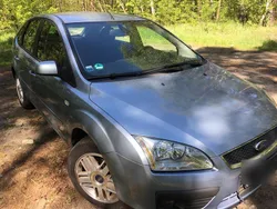 Silber Gebraucht 2006 Ford Focus Ghia Limousine | 2.499 € (Fairer Preis)