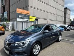 Titangrau Gebraucht 2016 Renault Mégane III Life Kleinwagen | 8.300 € (Fairer Preis)