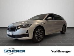Silber Gebraucht 2025 Skoda Octavia Tour Kombi | 29.689 € (Guter Preis)