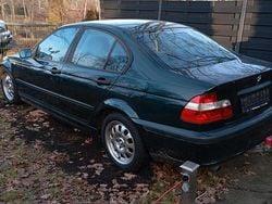 Grün Gebraucht 2002 BMW 316 Limousine | 1.750 € (Fairer Preis)
