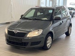 Silber grau Gebraucht 2014 Skoda Fabia Kleinwagen | 3.950 € (Fairer Preis)