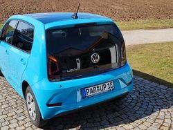 Blau Gebraucht 2021 VW e-up! Kleinwagen | 13.500 € (Fairer Preis)
