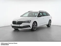 Weiß Gebraucht 2021 Skoda Superb SportLine Kombi | 26.960 € (Guter Preis)