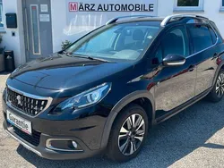 Schwarz Gebraucht 2018 Peugeot 2008 Crossway SUV | 11.990 € (Fairer Preis)