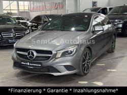 Grau Gebraucht 2015 Mercedes CLA200 Shooting Brake Kombi | 16.990 € (Fairer Preis)