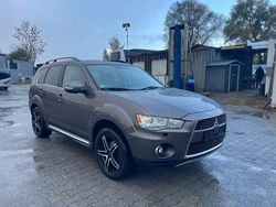 Grau Gebraucht 2010 Mitsubishi Outlander Intense SUV | 5.900 € (Guter Preis)