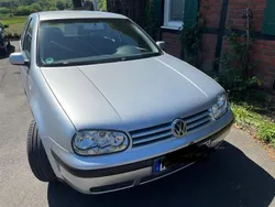 Silber Gebraucht 2003 VW Golf IV Kleinwagen | 2.200 € (Fairer Preis)