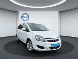 Weiß Gebraucht 2011 Opel Zafira Sport Van / Kleinbus | 3.399 €