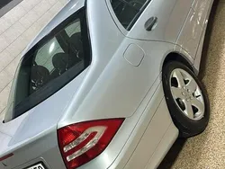Grau Gebraucht 2006 Mercedes C200 Limousine | 2.500 €