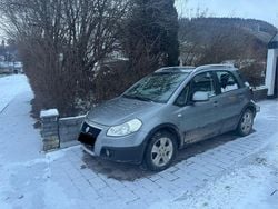 Silber Gebraucht 2006 Fiat Sedici SUV | 2.200 € (Fairer Preis)