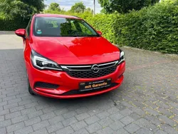 Rot Gebraucht 2017 Opel Astra Edition Kombi | 10.900 € (Fairer Preis)