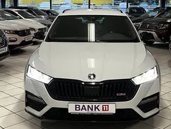 Weiß Gebraucht 2023 Skoda Octavia RS Kombi | 31.900 € (Fairer Preis)
