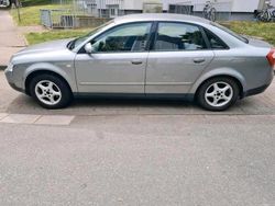Silber Gebraucht 2003 Audi A4 Comfort Limousine | 600 € (Superpreis)