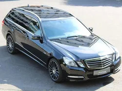 Obsidianschwarz metallic Gebraucht 2010 Mercedes E250 Kombi | 11.490 € (Etwas zu teuer)
