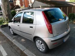 Grau Gebraucht 2003 Fiat Punto Kleinwagen | 1.500 € (Teuer)