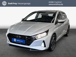 Sleek silver metallic Gebraucht 2023 Hyundai i20 Trend Kleinwagen | 18.550 € (Fairer Preis)