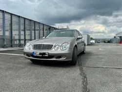Gold Gebraucht 2003 Mercedes E240 Elegance Limousine | 6.100 € (Fairer Preis)