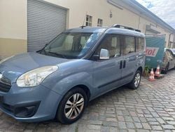 Blau Gebraucht 2012 Opel Combo Edition Van / Kleinbus | 3.500 € (Guter Preis)
