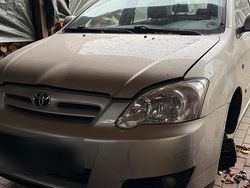 Grau Gebraucht 2005 Toyota Corolla Kleinwagen | 1.700 € (Guter Preis)