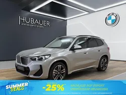 Silber Neu 2025 BMW iX1 M Sport SUV | 59.623 € (Etwas zu teuer)