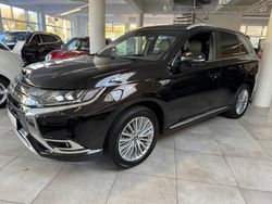 Schwarz Gebraucht 2020 Mitsubishi Outlander P-HEV Top SUV | 18.950 € (Fairer Preis)